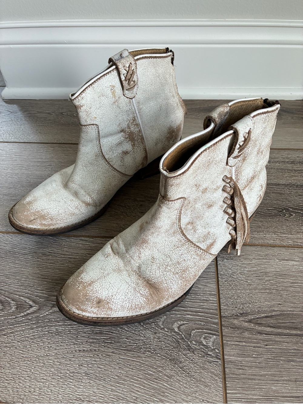 Very Volatile Lookout Bootie Side Fringe Size 10